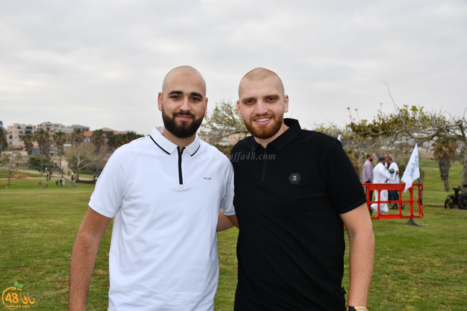  أهالي يافا يؤدون صلاة عيد الفطر في متنزه العجمي 